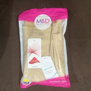 M&D Silicone strapless short faja